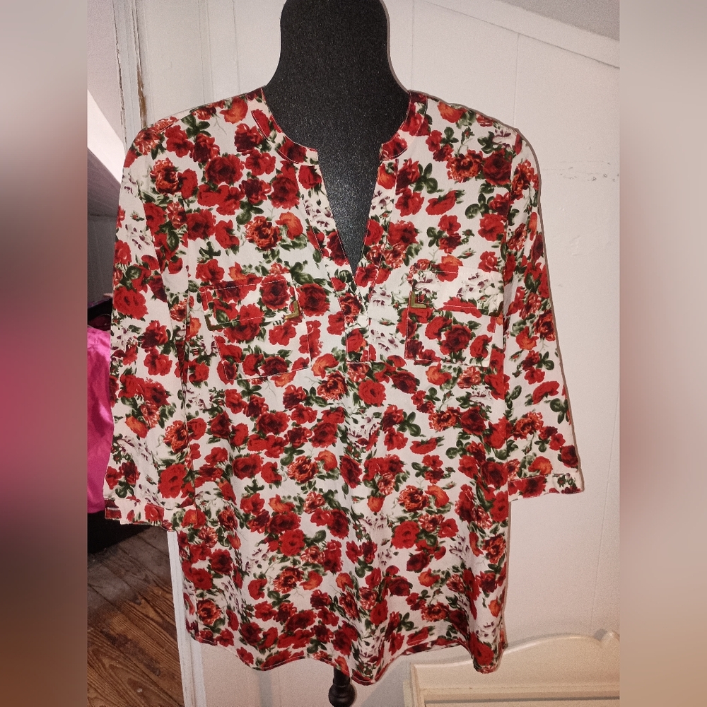 Rose Blouse Boutique size medium